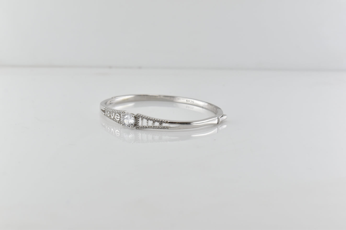 Sliver Love Solitaire Bracelet
